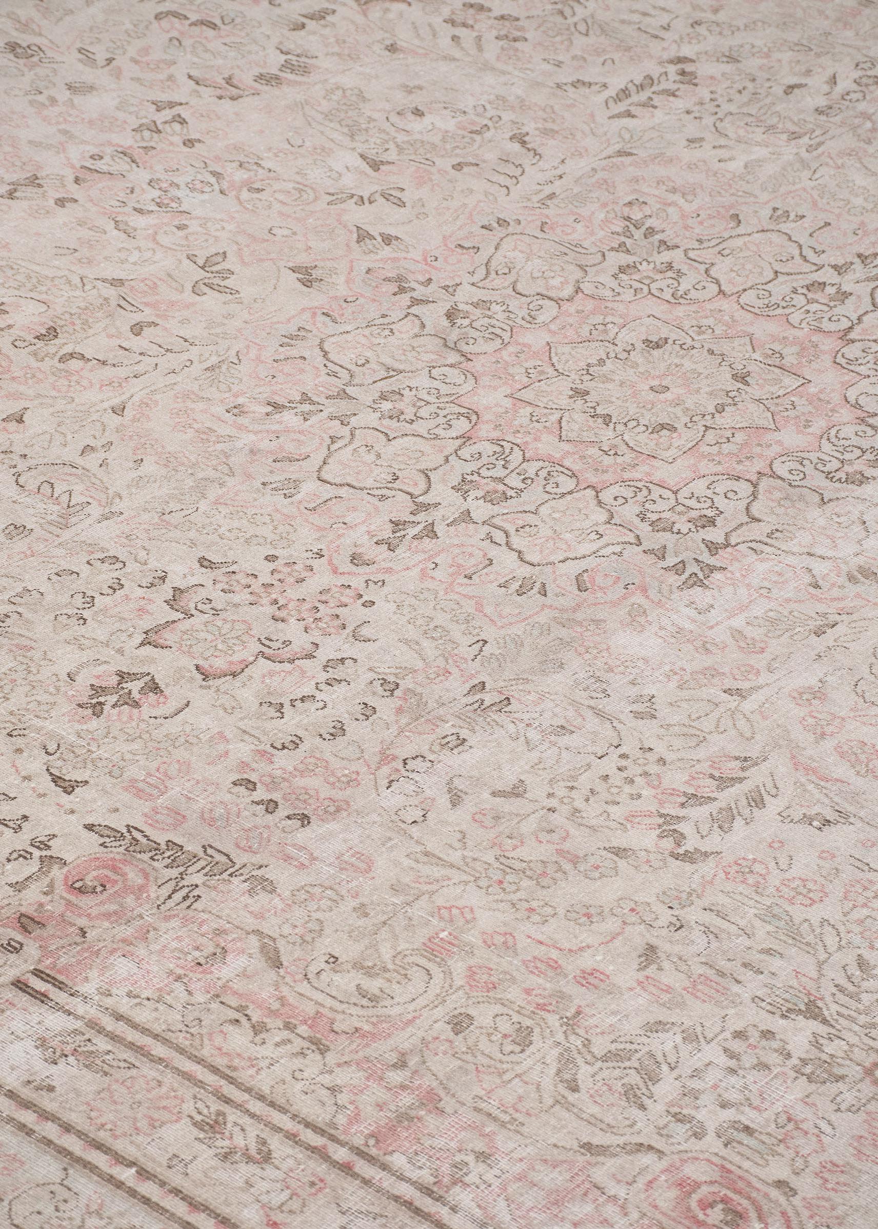 Vintage Dusty Rose 9’7″ x 12’11”